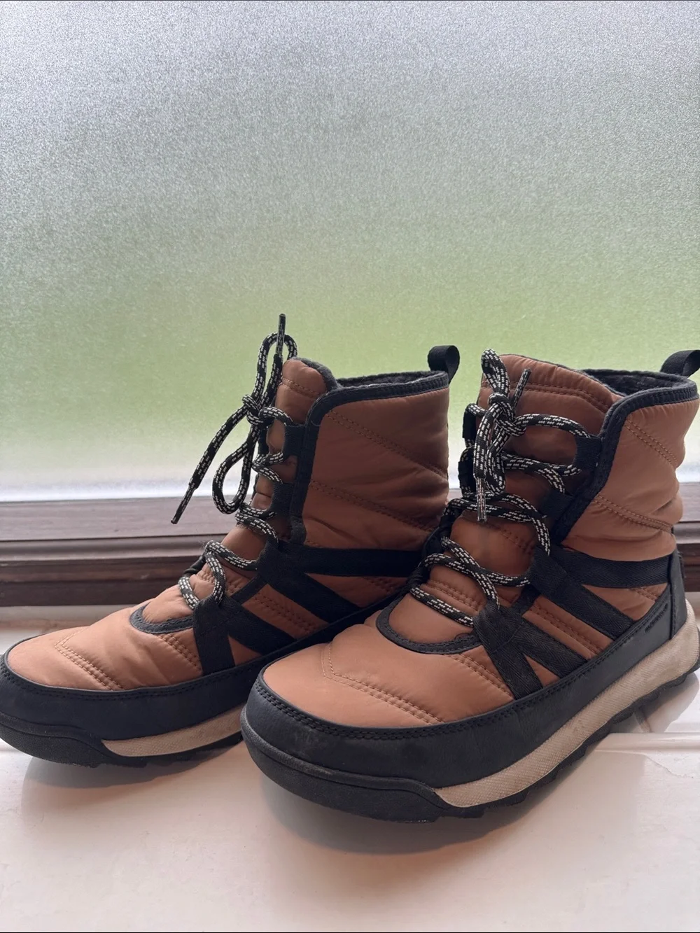 Sorel Women's Tan and Black Lace-Up Winter Boots